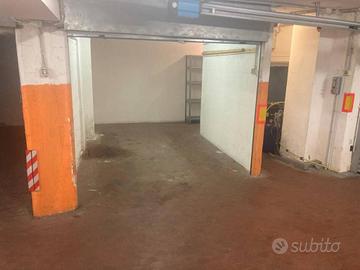 Box / Garage di 18 m² a Bologna