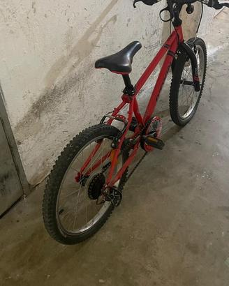 B'TWIN Bicicletta bambino rossa con cambio
