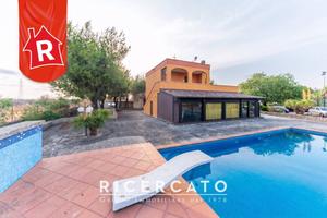 Villa di 600 m² con più di 5 locali a Galatina
