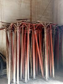 Puntelli a croce come nuovi