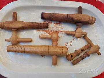 Antichi rubinetti in legno (spinette) per botti 