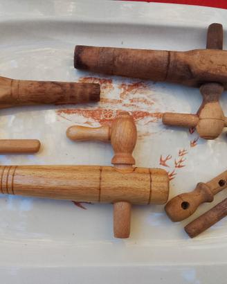 Antichi rubinetti in legno (spinette) per botti 