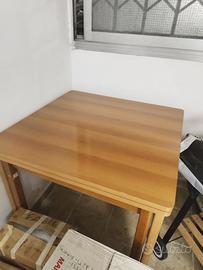 Tavolo in legno