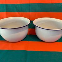 2 vasi da camera smaltati con manico anni '50