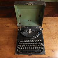 Macchina da scrivere d'epoca Remington