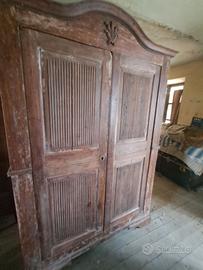 Mobili antichi in legno
