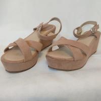 Sandali zeppe beige in pelle scamosciata n. 41