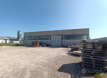 Immobile di 1150 m² a Città di Castello