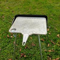 Barbecue a gas minimalista