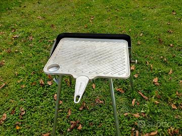 Barbecue a gas minimalista