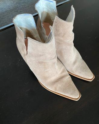Stivaletto in camoscio