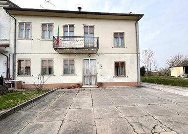 CASA SEMINDIPENDENTE A SAN BENEDETTO PO