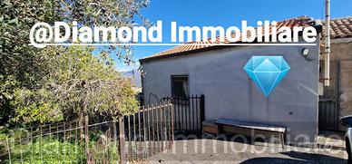 Casa singola con cantina e garage a Solicchiata