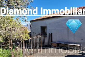 Casa singola con cantina e garage a Solicchiata