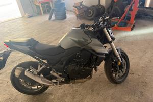 Hornet 750