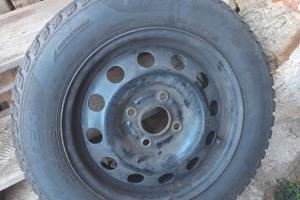 4 gomme invernali con cerchi