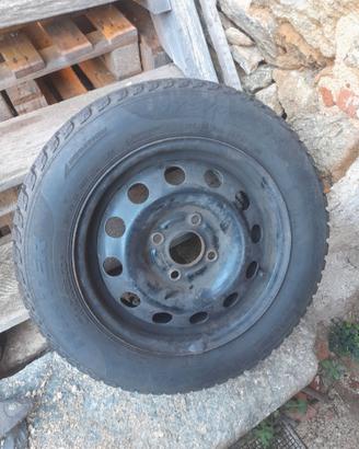 4 gomme invernali con cerchi