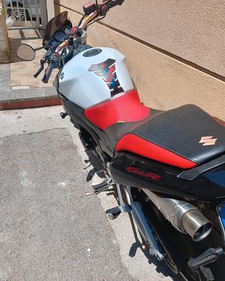 Suzuki GSR 600