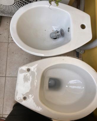 Sanitari (coppia vaso e bidet) mod Zara di Tecnoma