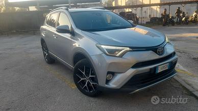 Rav 4 lounge