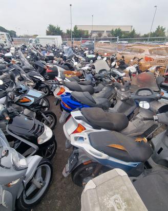 STOCK MASSIVO SCOOTER E MOTO – ALL'INGROSS