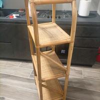 Mobile in bambù porta oggetti o da bagno.