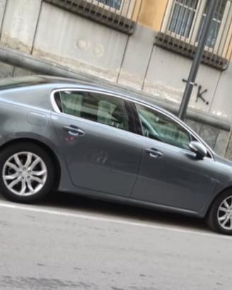 Peugeot 508 HDi iper full, entra e leggi.