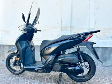 Honda SH 300i ABS (2020) - Smart Key - 11700 KM