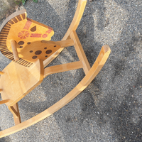 Cavallo a dondolo in legno bambino/a