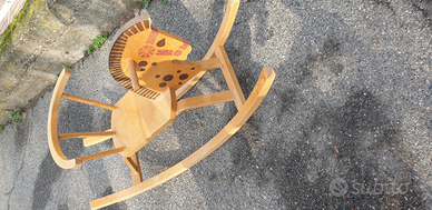 Cavallo a dondolo in legno bambino/a
