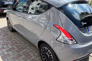 250 Ypsilon 1.0 FireFly 5 porte S&S Hybrid Alberta