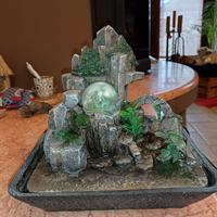 Fontanella zen con sfera ruotante