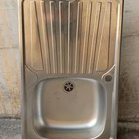 Lavello cucina in acciaio inox con vasca