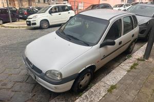 Opel corsa 1.0 5 porte