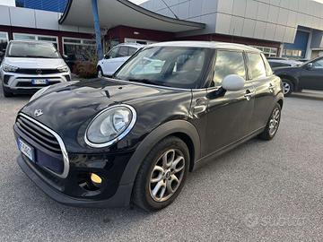 MINI Cooper D Mini IV F55-F56 2014 1.5 Hype 5p t