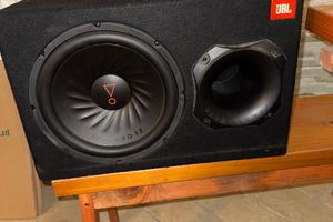Subwoofer jbl per auto