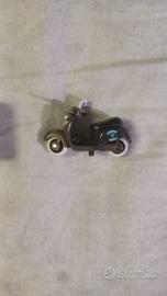 DISNEY VESPA pressofusa Takara Tomy  Motors ST16