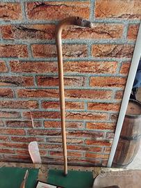 Bastone in Legno con Pomello a Testa di Serpente