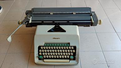 macchina da scrivere Olympia Werke AG