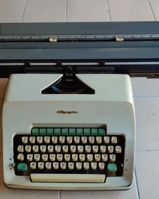macchina da scrivere Olympia Werke AG