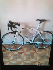 BICI DA STRADAI IN CARBONIO