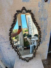 Specchio con cornice vintage