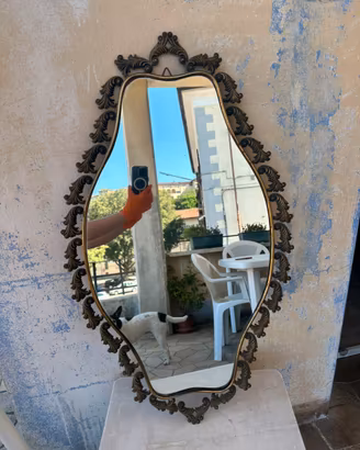 Specchio con cornice vintage
