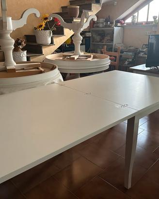 Tavoli e sedie eleganti