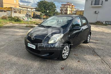 TOYOTA Yaris 1.0 5 porte