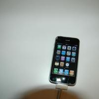 Apple iphone 3 8Gb 