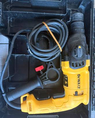 Trapano Tassellatore - Demolitore - DeWalt D25033.