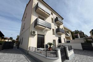 2 LOCALI A SEREGNO