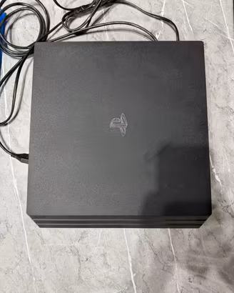 Ps4 pro 1t + 2 giochi