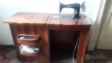 Antica macchina da cucire Singer